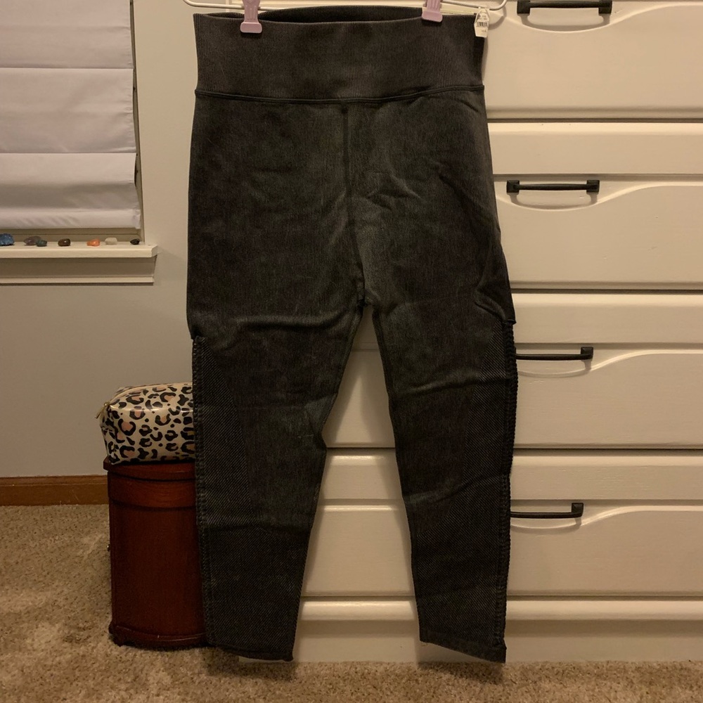 NEW offline by aerie XL 7/8 gray legging